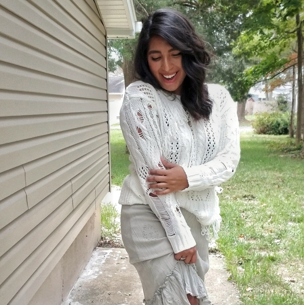 𝙇𝘼𝙎𝙏 𝙊𝙉𝙀 |ROSÉ ALL DAY IVORY FRINGE SWEATER - Picture 10 of 15